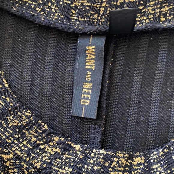 🥭 (4 for $15) Black and Gold Dress - Picture 6 of 7